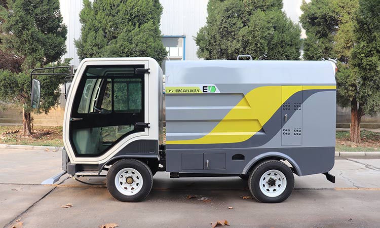 為什么那么多環(huán)衛(wèi)工人都喜歡用小型電動高壓沖洗車,原因竟是它