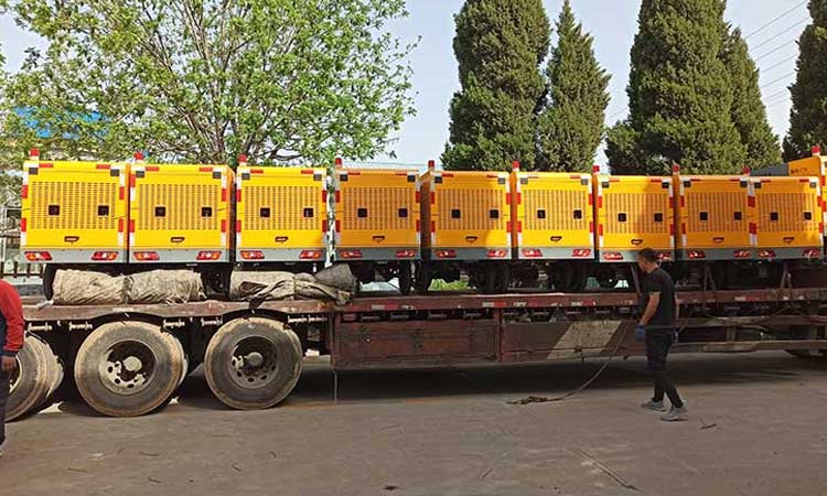 百易長青-小型高壓沖洗車準備發車 高壓沖洗車準備發車