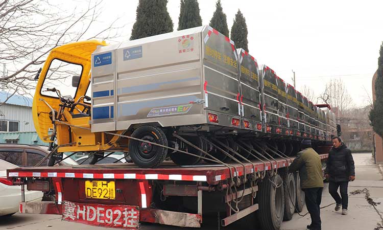 百易長青-兩分類垃圾清運車發貨 兩分類垃圾清運車發貨