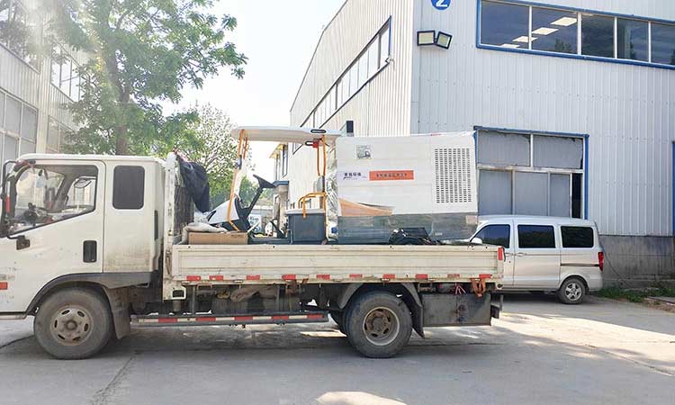 環(huán)衛(wèi)公司購(gòu)置四輪電動(dòng)高壓清洗車(chē)