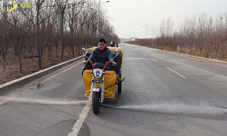 環衛小型高壓清洗車