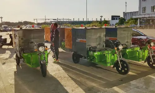 小型高壓清洗車已經抵達客戶指定交貨地點