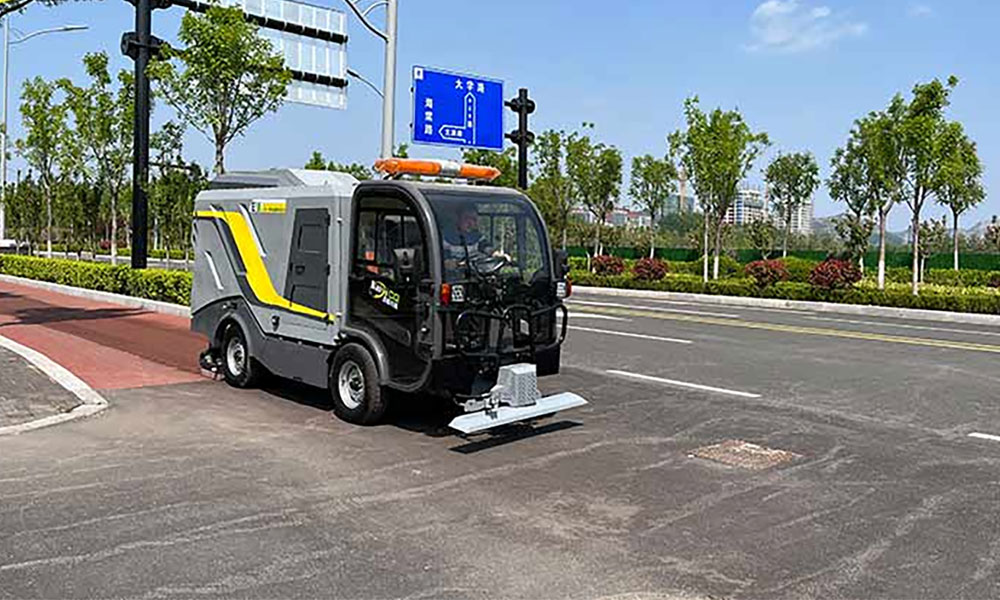 道路污染深度清潔車--深度清潔,多領(lǐng)域、多區(qū)域路面保潔、衛(wèi)生治理!