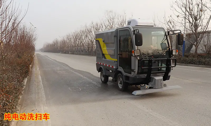 在全世界暢銷的電動小型高壓沖洗車,解決95%環(huán)衛(wèi)難題,你不想試一下效果嗎?