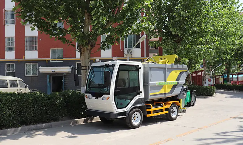 忘了汽油版本環衛車吧！這款純電動后裝式垃圾清運車，可解決眾多垃圾轉運難題！