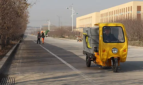 春季風(fēng)沙揚(yáng)塵大怎么辦呢?別擔(dān)心!這款純電動三輪高壓清洗車就可以解決!