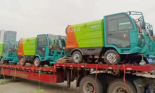 四輪高壓沖洗車到貨深圳!助力深圳環(huán)衛(wèi)好幫手