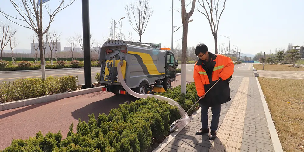道路洗掃車_路面污漬清潔“專家”_電動洗掃車_環(huán)衛(wèi)洗掃車_小型洗掃車 道路洗掃車_路面污漬清潔“專家”_電動洗掃車_環(huán)衛(wèi)洗掃車_小型洗掃車
