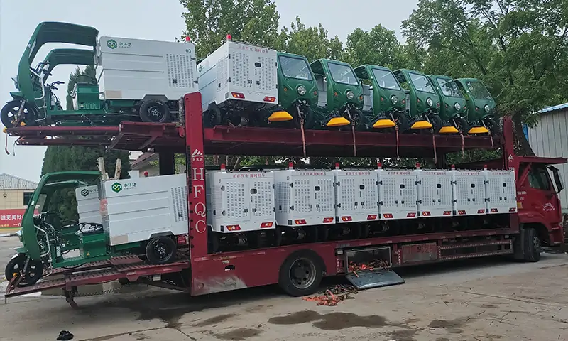 助力美好城市衛(wèi)生建設(shè)!高壓沖洗車和樹葉收集車發(fā)貨案例!