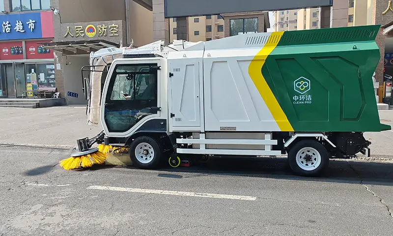 多功能樹葉收集車:環(huán)衛(wèi)利器的秋季神器,助力河南環(huán)衛(wèi)。