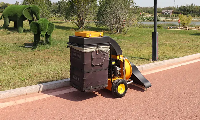 后裝式垃圾清運車:城市環(huán)境衛(wèi)生的得力助手