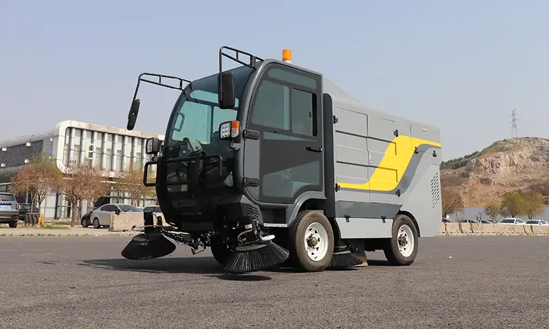 小型純電動清掃車:城市清潔的綠色先鋒