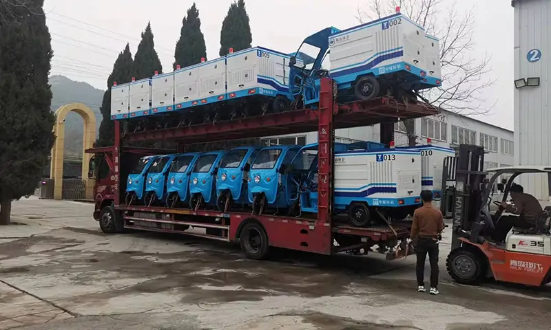 三輪多功能高壓清洗車:城市環(huán)境建設(shè)的綠色守護(hù)者