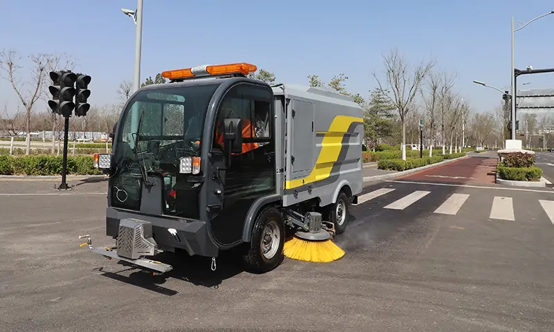 新能源純電動(dòng)洗掃車助力市政衛(wèi)生建設(shè),打造綠色清潔城市