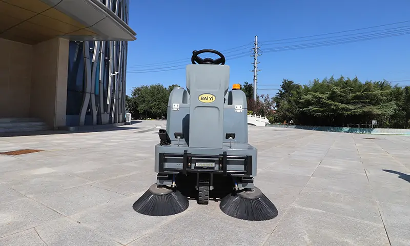 智能清掃新時代——純電動三輪駕駛式清掃車全面提升環(huán)衛(wèi)效率