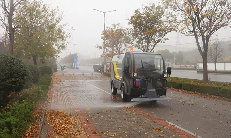 城市清潔“新利器”——純電動四輪高壓清洗車助力綠色環(huán)衛(wèi)