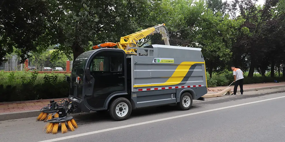 樹葉收集車,新能源樹葉收集車,多功能樹葉收集車,四輪樹葉收集車 樹葉收集車,新能源樹葉收集車,多功能樹葉收集車,四輪樹葉收集車