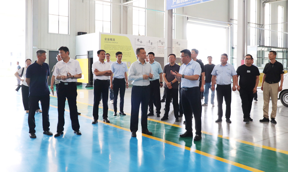 熱烈歡迎區(qū)委書記肖輝、區(qū)委常委辦公室主任劉興文、副區(qū)長趙魯及各相關(guān)部門領(lǐng)導(dǎo)蒞臨我司調(diào)研指導(dǎo)!