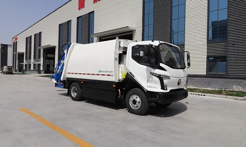 新能源后裝式垃圾車(chē):城市環(huán)境治理的新動(dòng)力