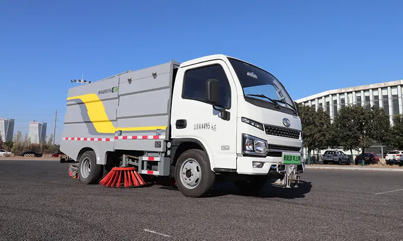 智慧環(huán)衛(wèi)新標(biāo)桿——新能源洗掃車助力城市綠色升級