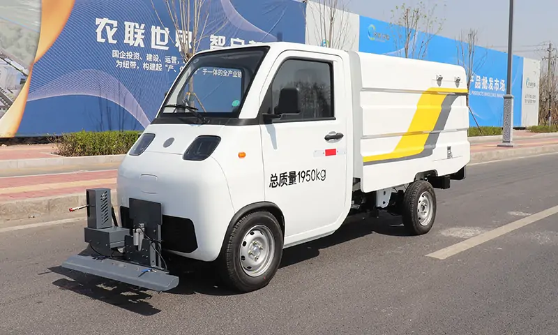 純電動四輪高壓清洗車:引領(lǐng)城市環(huán)衛(wèi)新趨勢