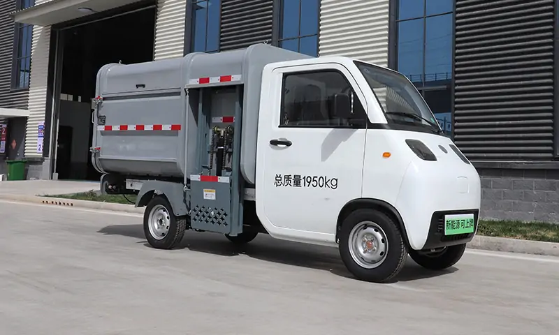 新能源自裝卸垃圾清運(yùn)車(chē):靈活、時(shí)尚、實(shí)用的新型垃圾清運(yùn)裝備