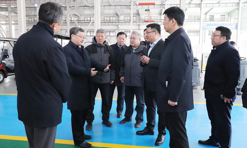 熱烈歡迎濟南市長于海田蒞臨巨能智造產(chǎn)業(yè)園區(qū)調(diào)研復(fù)工及科技創(chuàng)新發(fā)展情況!深入山東百易新能源環(huán)衛(wèi)車總裝車間參觀指導(dǎo)!