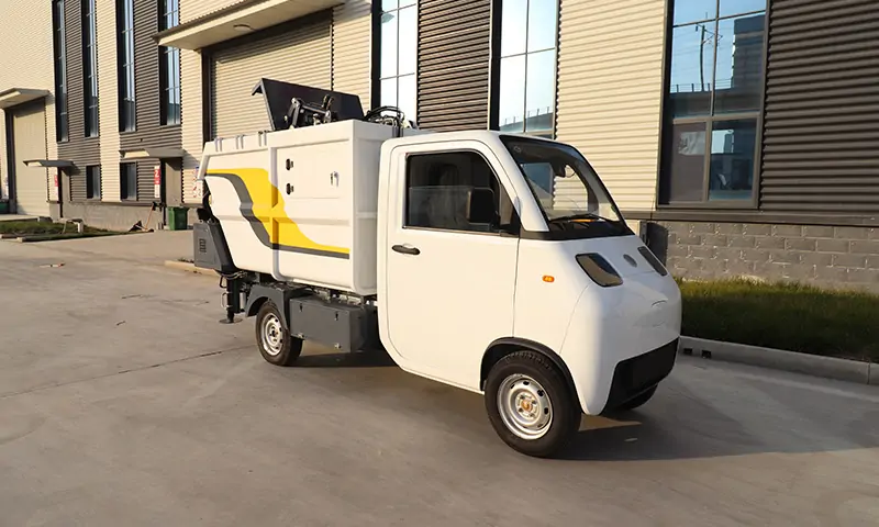 純電動后裝垃圾車到貨客戶現(xiàn)場,助力城市環(huán)境衛(wèi)生提升
